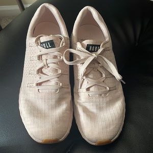 Woman’s Blush NOBULL runner